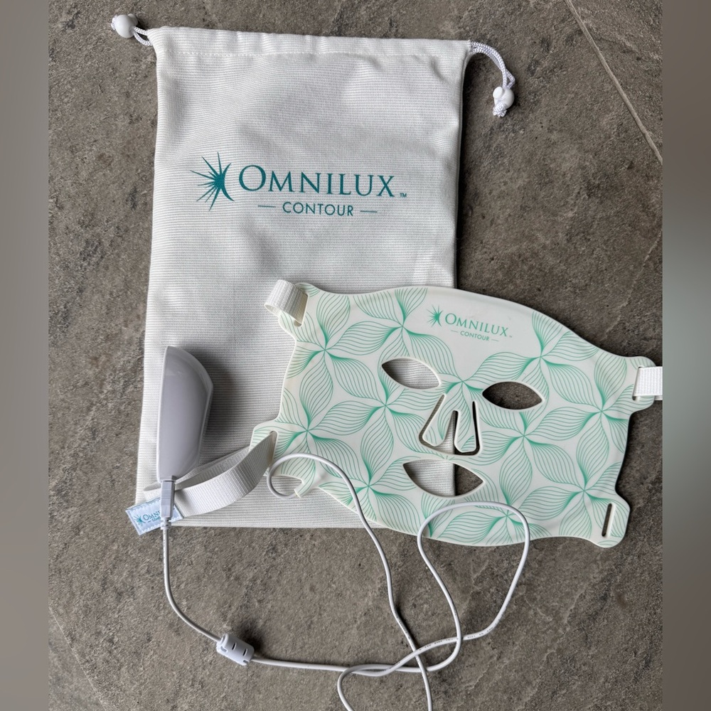 Omnilux Contour Face LED mask